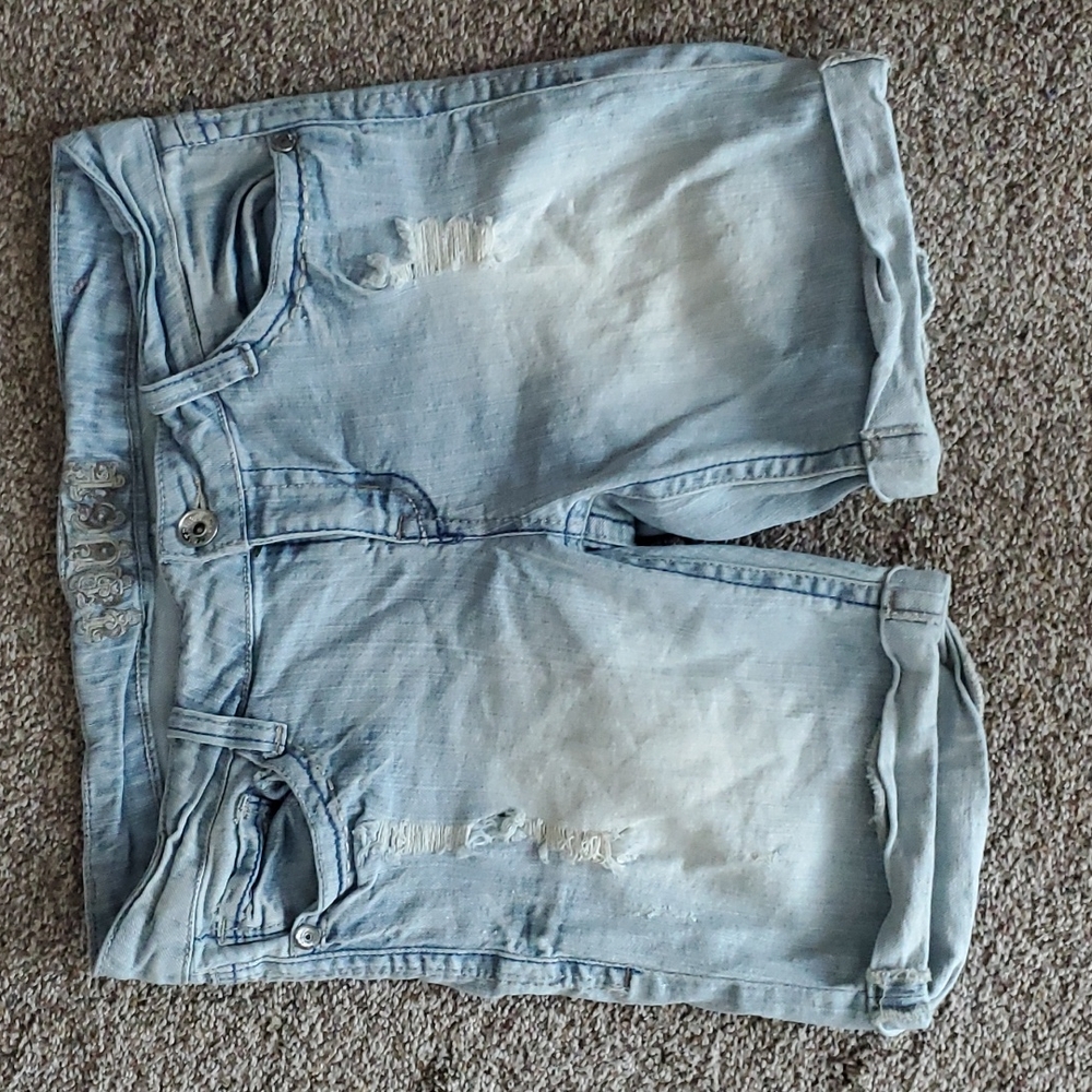 Women's Truce Distressed Look Jean Shorts Size 11